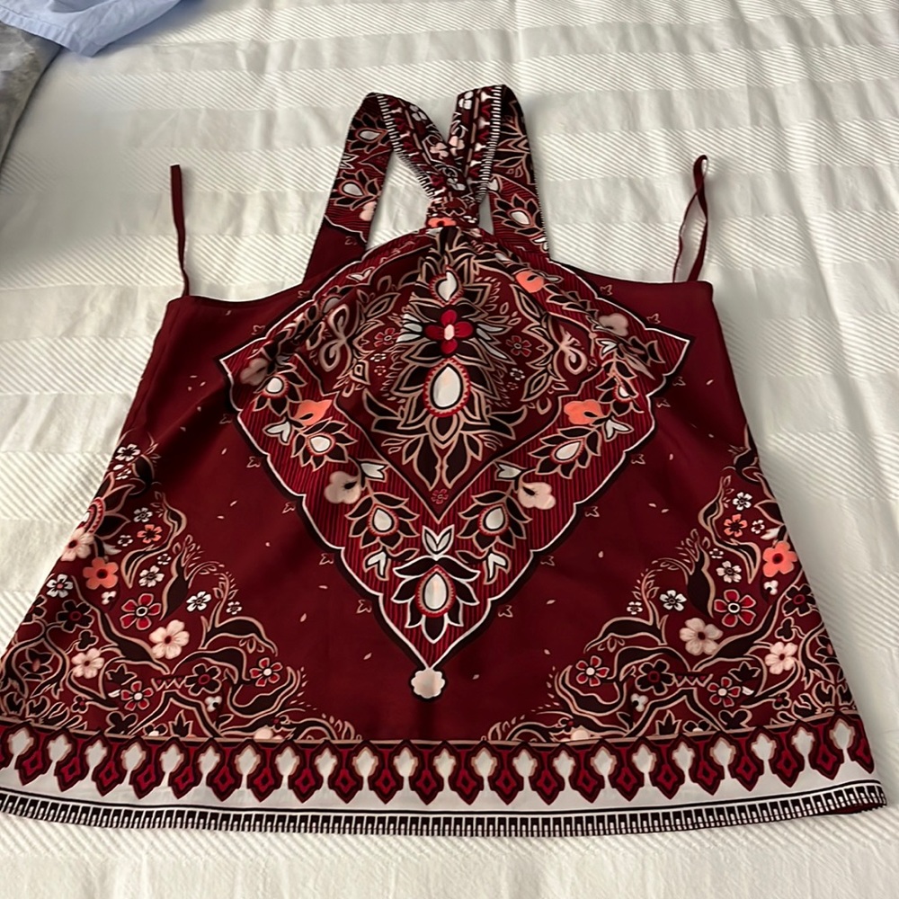 BR sleeveless flowered blouse